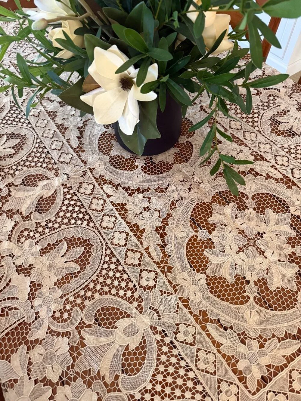 Vintage Guipure Lace Tablecloth – Ivory Cotton, Excellent condition!